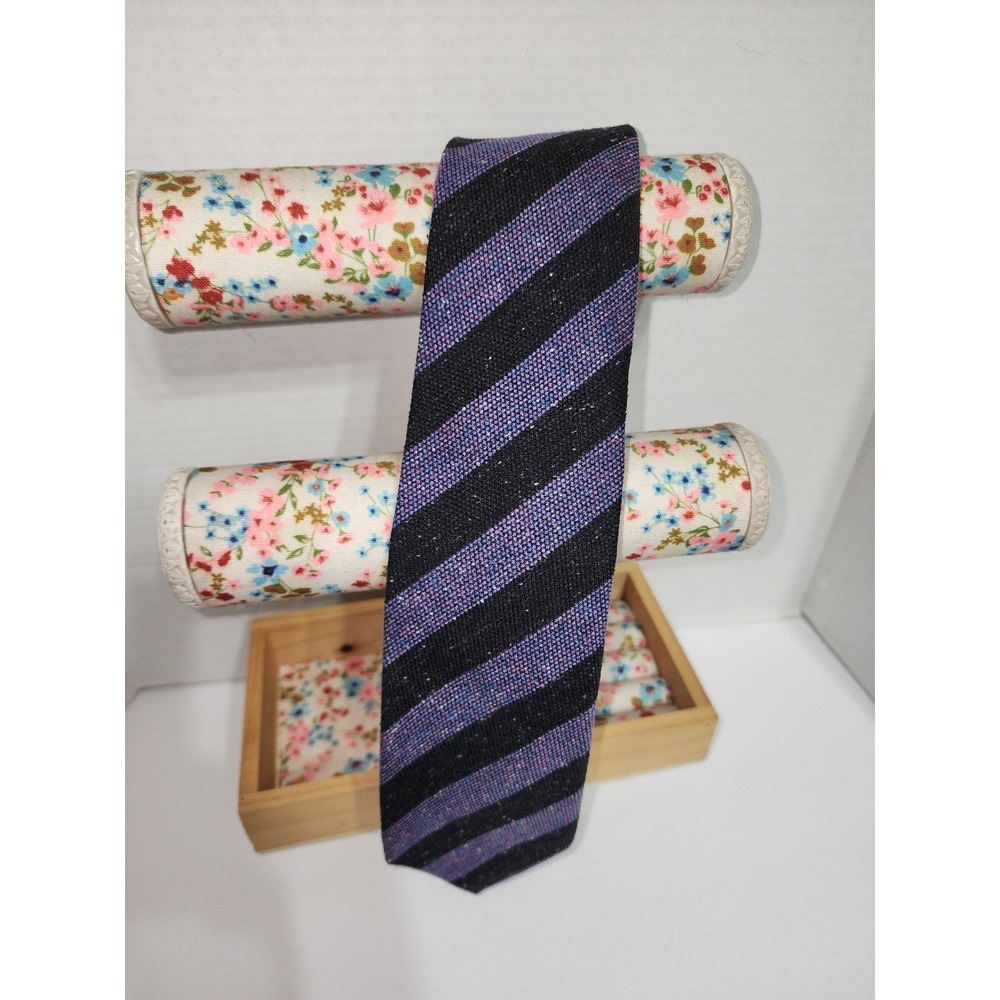 Logan's J Z Gallery Collection 100% silk tie‎ new with tags